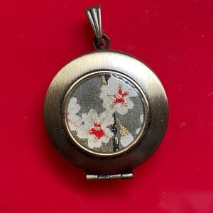 Vintage Photo Locket Pendant